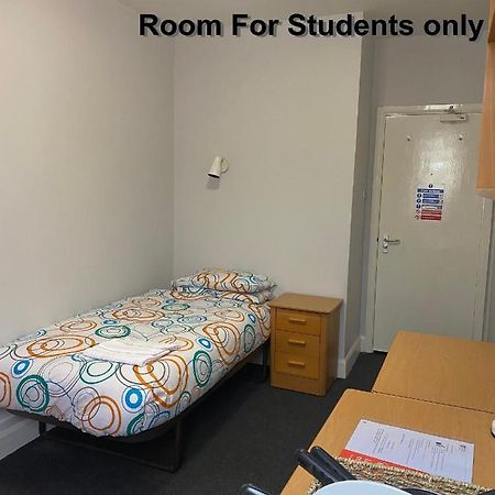 Charming Rooms For Students Only, Cricklewood Lane - Sk London Eksteriør billede