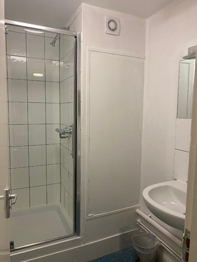 Charming Rooms For Students Only, Cricklewood Lane - Sk London Eksteriør billede